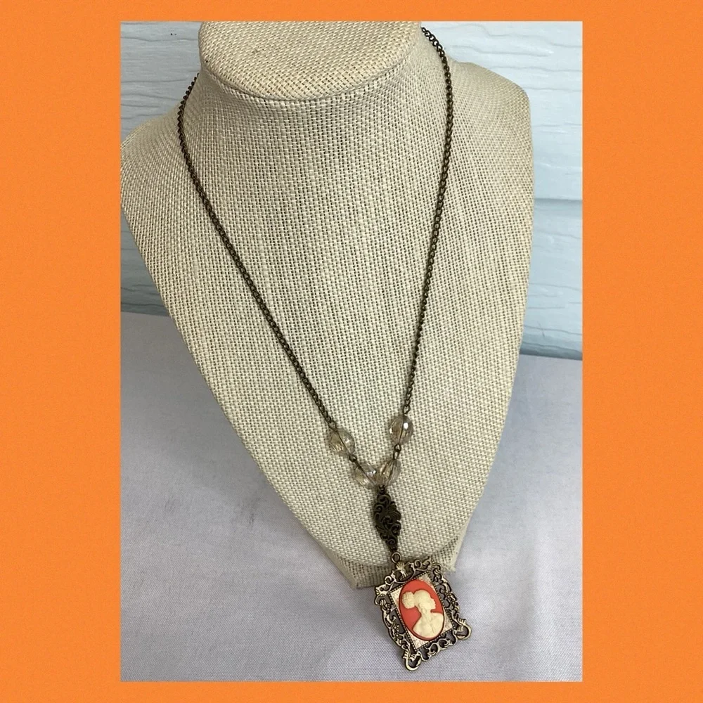 Elegant Cameo Pendant Necklace in Coral and Gold